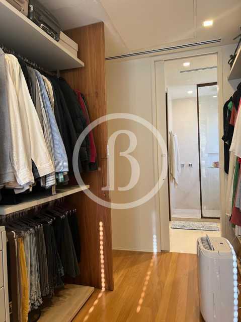 CLOSET DA SUÍTE OUTRO ÂNGULO - 10
