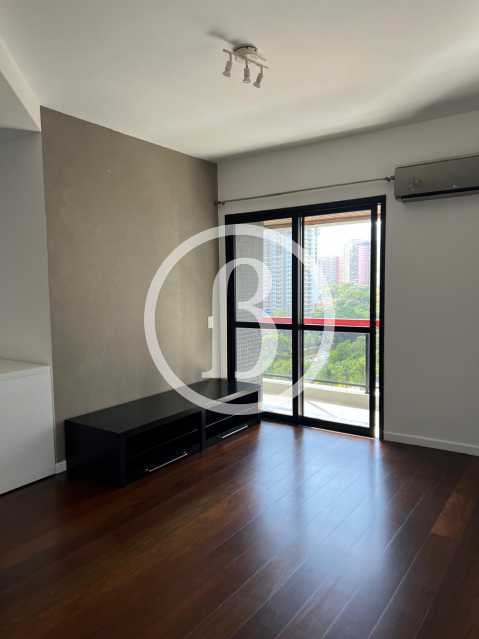 SALA - 6