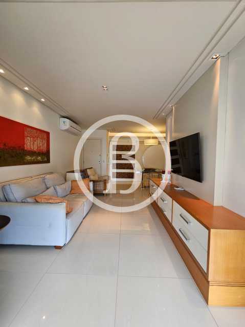 SALA OUTRO ÂNGULO - 6