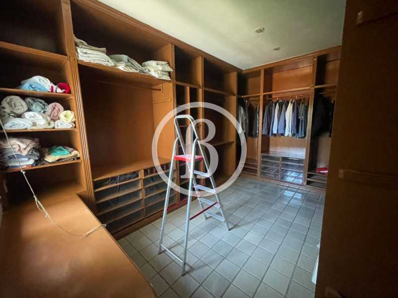 CLOSET - 10