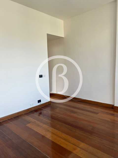 1° QUARTO OUTRO ÂNGULO - 9