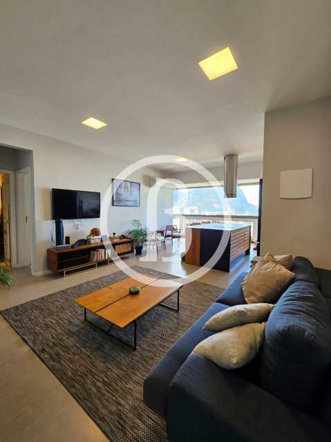 SALA - 9