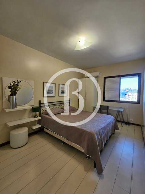 QUARTO OUTRO ÂNGULO - 13