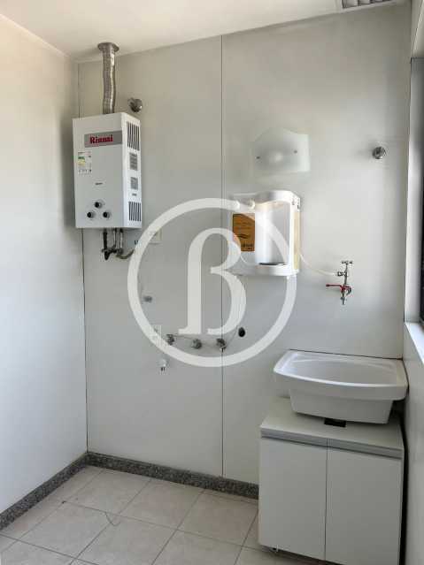 ÁREA DE SERVIÇO - 16