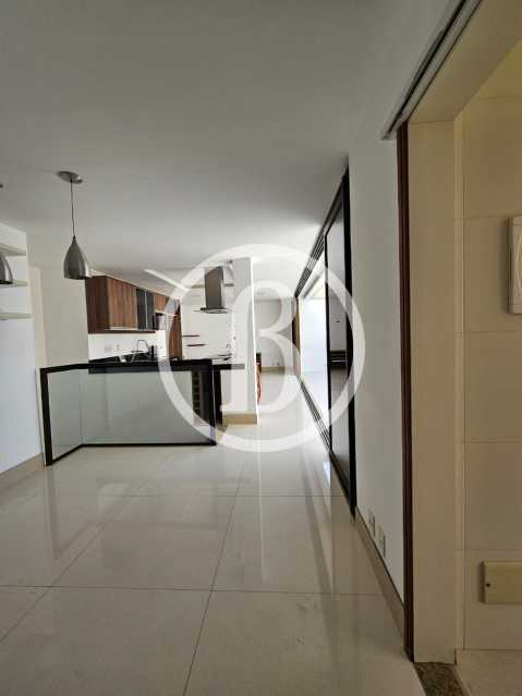 HALL DE ACESSO AO TERRAÇO - 25