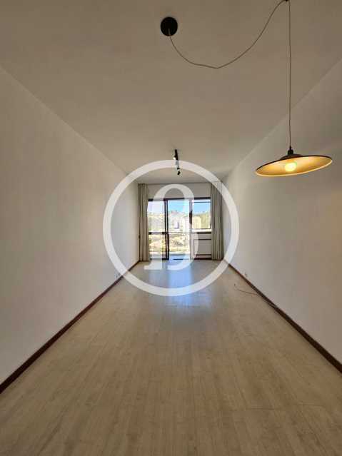 SALA - 9