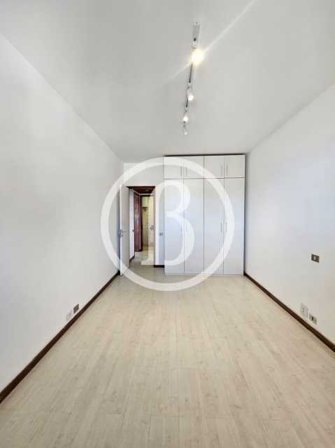 QUARTO - 13