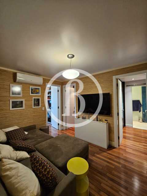 SALA ÍNTIMA - 14