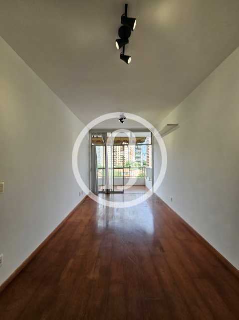 SALA OUTRO ÂNGULO - 8