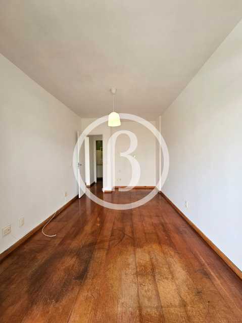 QUARTO OUTRO ÂNGULO - 11