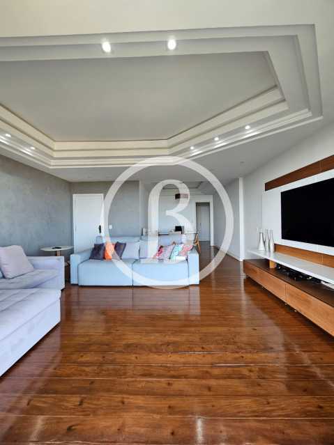 SALA OUTRO ÂNGULO - 13