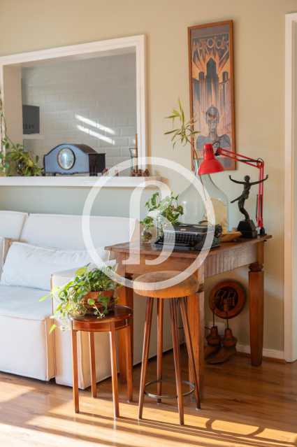 SALA OUTRO ÂNGULO - 13