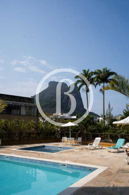 PISCINA CONDOMINIO - 25