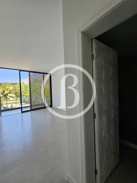 1° QUARTO OUTRO ÂNGULO - 14