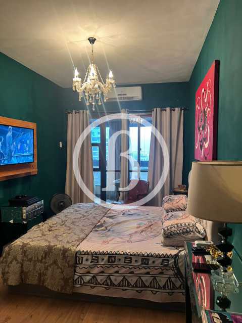 QUARTO OUTRO ÂNGULO - 13