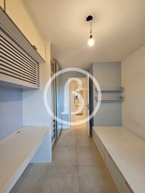 CLOSET OUTRO ANGULO - 19