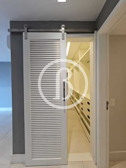 CLOSET OUTRO ANGULO - 23