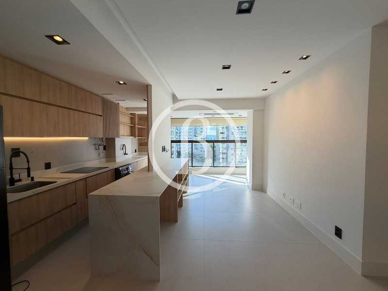 SALA - 9