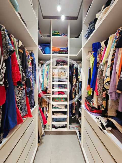 CLOSET - 14