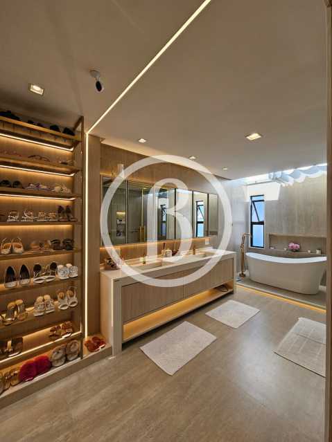 CLOSET - 20