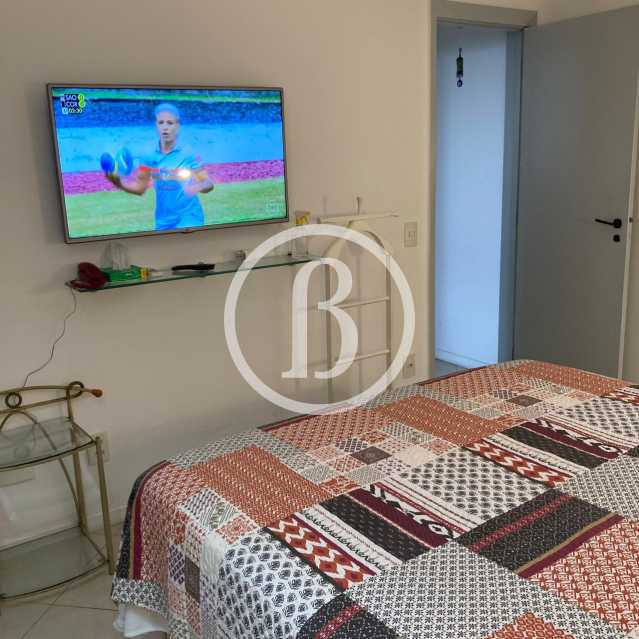 QUARTO OUTRO ÂNGULO - 17