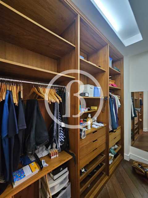 CLOSET - 21