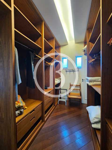 CLOSET - 17