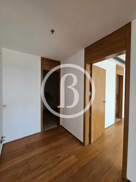 HALL - 15