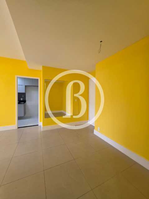 Conheça SALA OUTRO ÂNGULO do imóvel - Apartamento 2 quartos à venda Barra da Tijuca, Rio de Janeiro - R$ 650.000 - BFAP20484 - 10 SALA OUTRO ÂNGULO - 10