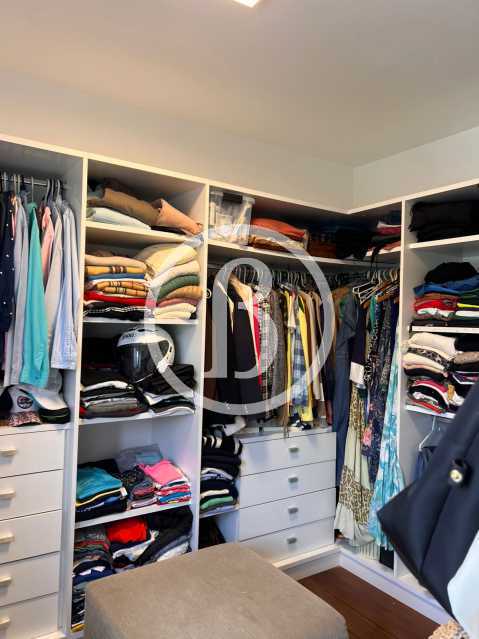 3° SUÍTE (CLOSET) - 13