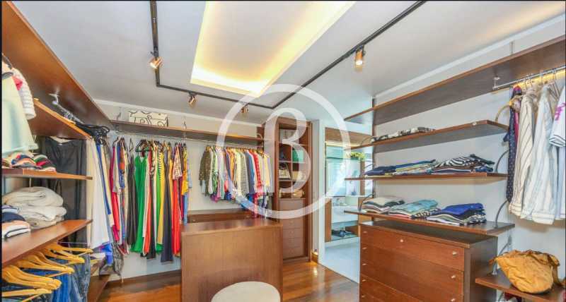 CLOSET SUITE MASTER  - 16