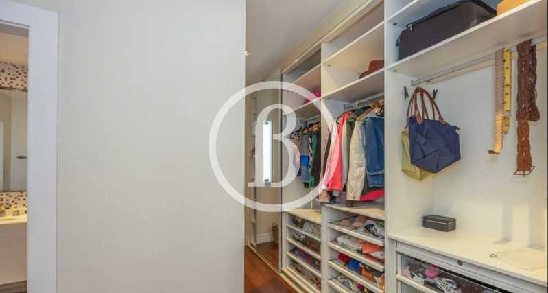 CLOSET SUITE 2  - 20