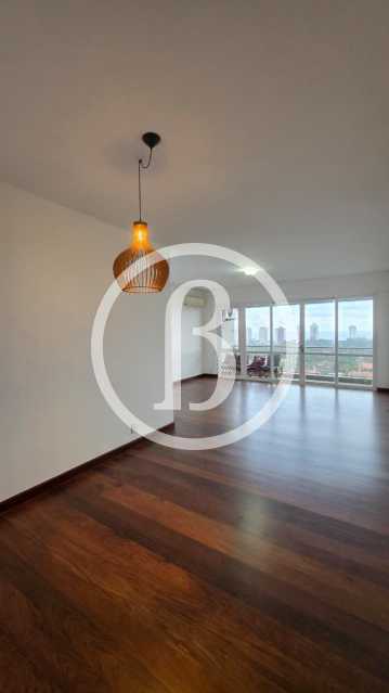 SALA - 8