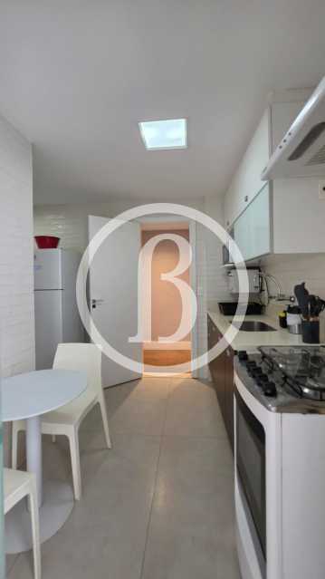 Conheça COZINHA OUTRO ÂNGULO do imóvel - Apartamento 3 quartos à venda Condomínio QUEEN VICTORIA - Barra da Tijuca, Rio de Janeiro - R$ 1.600.000 - BFAP30537 - 21 COZINHA OUTRO ÂNGULO - 21
