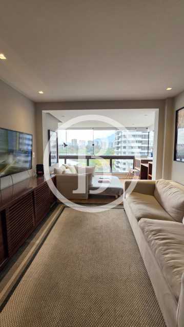 Conheça SALA do imóvel - Apartamento 3 quartos à venda Condomínio QUEEN VICTORIA - Barra da Tijuca, Rio de Janeiro - R$ 1.600.000 - BFAP30537 - 7 SALA - 7