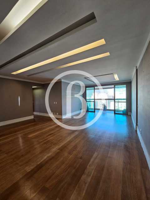 SALA - 6