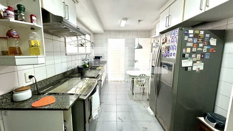 Conheça 30. do imóvel - COBERTURA LINEAR COM 392M² - JARDIM OCEÂNICO - BARRA - 01656CO - 30 30. - 30