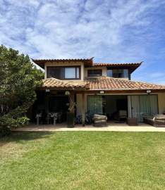 Imperdível - MARAVILHOSA CASA NA PRAIA BRAVA - BUZIOS - 01668CA