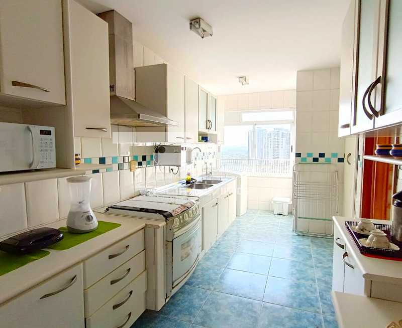 Conheça 007. do imóvel - MODERNO FLAT NA ORLA - RESIDENCIAL PRAIA DA BARRA - 01695AP - 7 007. - 7