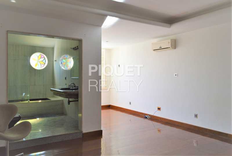 SUITE - 15