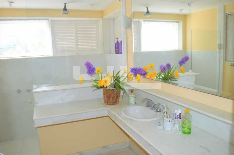 Conheça BANHO SUÍTE do imóvel - Casa em Condomínio 6 quartos à venda Angra dos Reis,RJ Portogalo - R$ 12.900.000 - 00305CA - 20 BANHO SUÍTE - 20