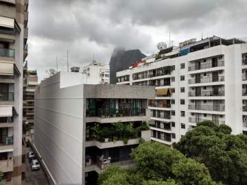 COBERTURA EM BOTAFOGO COM ÁREA EXTERNA, 5 QUARTOS E VAGA DE GARAGEM!! - BOCO50003