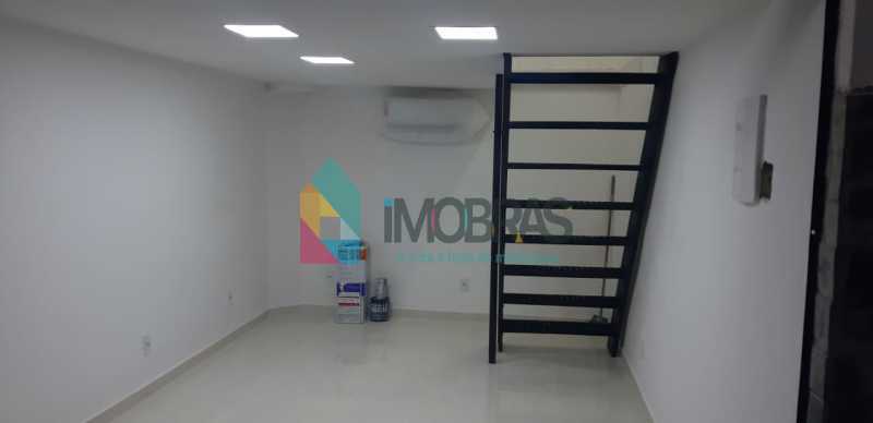 ESCADA DE ASCESSO AO 2º PISO - 2