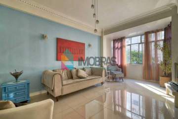 Apartamento original 4 quartos convertido em 3, sala ampla em dois ambientes, próximo as praias do Arpoador, Copacabana e Ipanema. . - CPAP31342