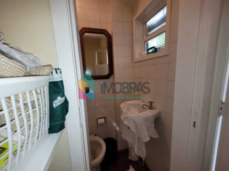 BANHEIRO DE SERVIÇO - 13