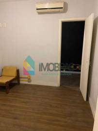 BOTAFOGO!! CASA DUPLEX , 7 QUARTOS, 4 BANHEIROS SOCIAIS, 1 BANHEIRO DE SERVIÇO. PISO EM CERAMICA , COZINHA DIFERENCIADA, SPLIT EM VÁRIAS DEPENDÊNCIAS, TERRAÇO ABERTO , DEPENDENCIAS ,GARAGEM - CPCC70003
