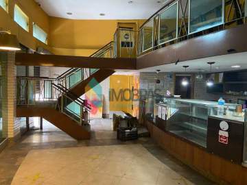 BOTAFOGO LOJA COMERCIAL COM 501 M² DIVIDIDOS EM PRIMEIRO PISO 170M², MEZANINO ABERTO COM 135M² E SEGUNDO PISO 170M² E ESPAÇO SUPERIOR COM 26 M² . LOCALIZADA NUMA ESQUINA COM ALTA VISIBILIDADE - CPLJ00318