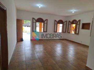 BOSQUE DOS ESQUILOS! CONDOMÍNIO FECHADO EM JACAREPAGUÁ! AMPLA CASA COLONIAL COM PISCINA, 5 QUARTOS, CHURRASQUEIRA, ESPAÇO PARA 6 CARROS! - CPCN50009