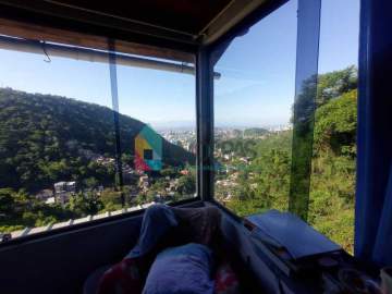 PRÉDIO 3 ANDARES COM VAGA NO SANTA TERESA - CPCA40028