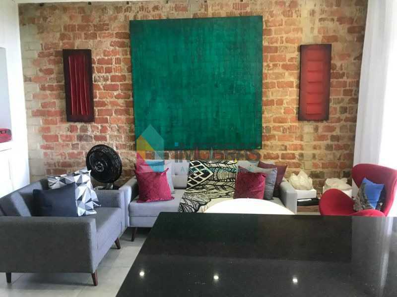 f19fb736-9a90-4f1f-9a6f-9e4708 - 6